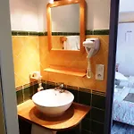 Bed & Breakfast L'art De Vivre Latour-de-France