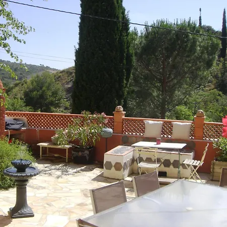 L'art De Vivre Bed & Breakfast Latour-de-France
