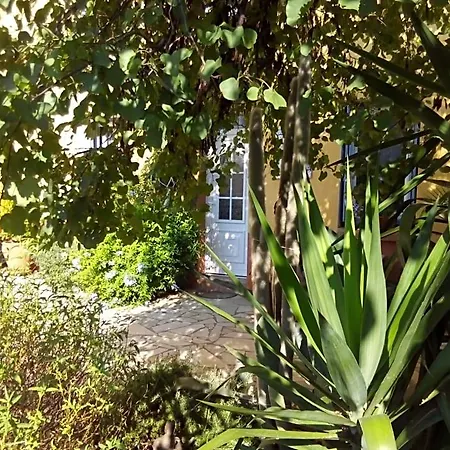 Bed & Breakfast L'art De Vivre 3*