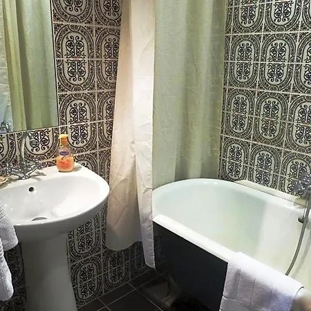 L'art De Vivre Bed & Breakfast Latour-de-France
