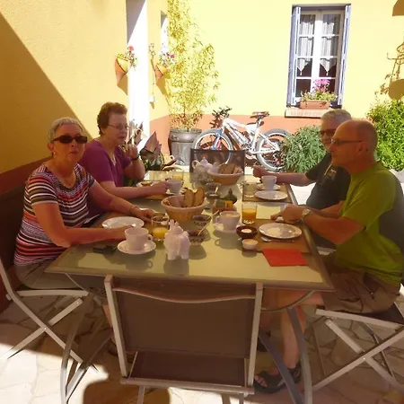 L'art De Vivre Bed & Breakfast Latour-de-France