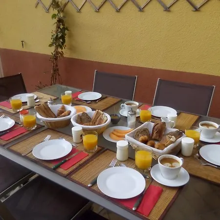 Bed and Breakfast L'art De Vivre Latour-de-France