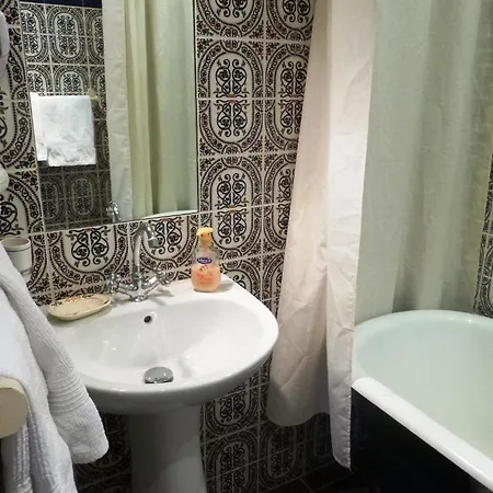 Bed and Breakfast L'art De Vivre Latour-de-France
