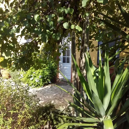 Bed & Breakfast L'art De Vivre Latour-de-France
